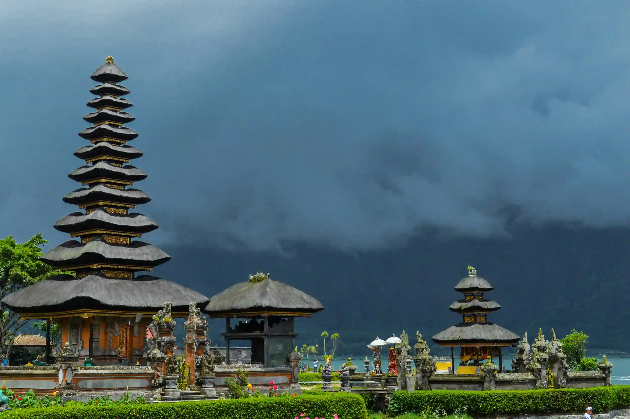 Investing in Indonesia? The 10 Legal Tips You Need for Success!